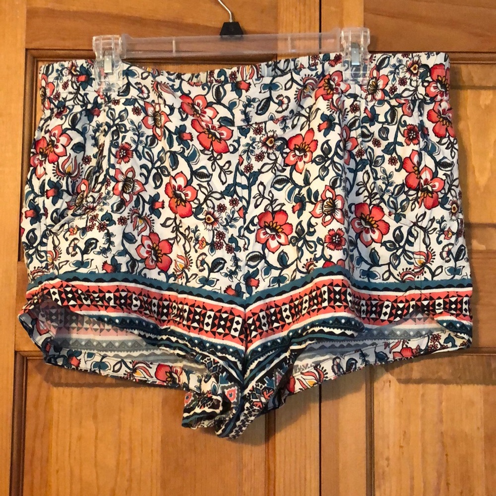 Express Flowed Patterned Shorts